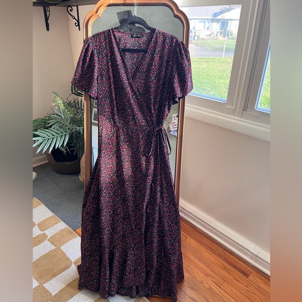 Pretty Garden Dark Floral Dress